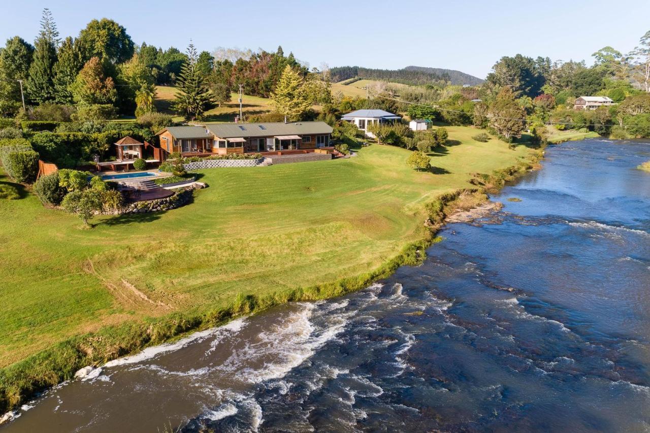 Te Awa Lodge Пейхія Екстер'єр фото